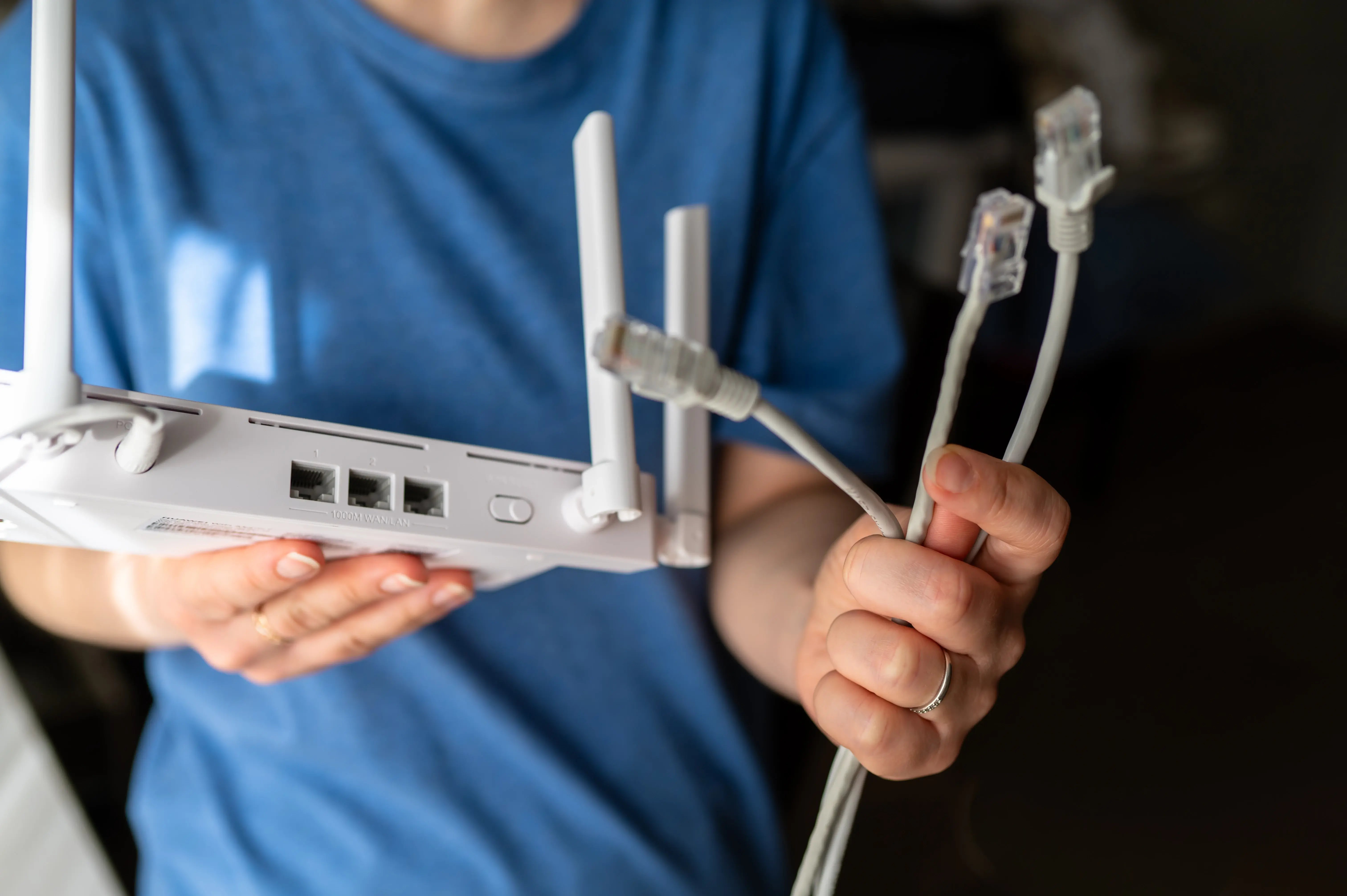 connecting-a-wifi-router-with-ethernet-cables-2026-03-08-23-05-44-utc