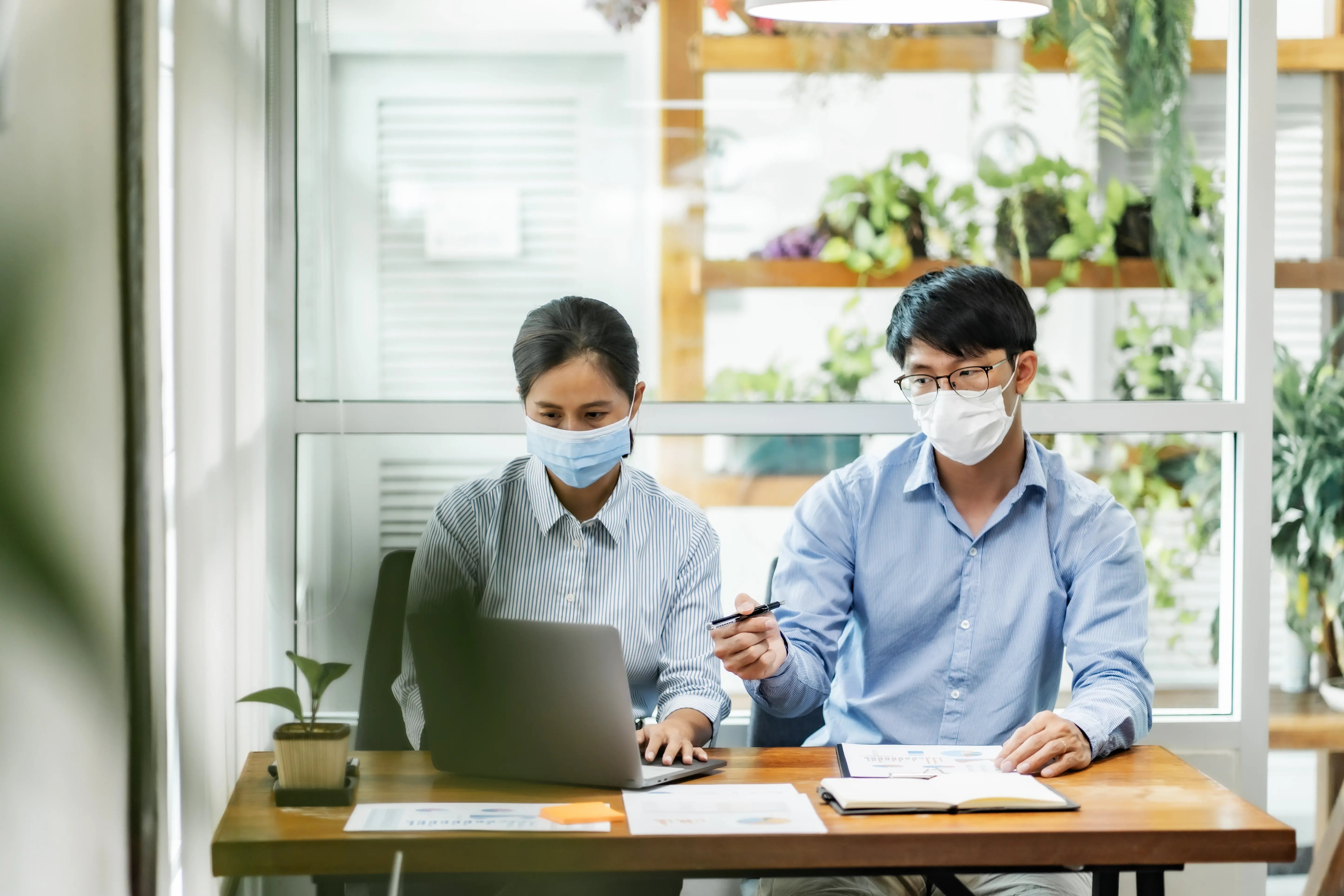 coronavirus-concept-office-workers-wearing-mask-2026-01-11-09-22-04-utc