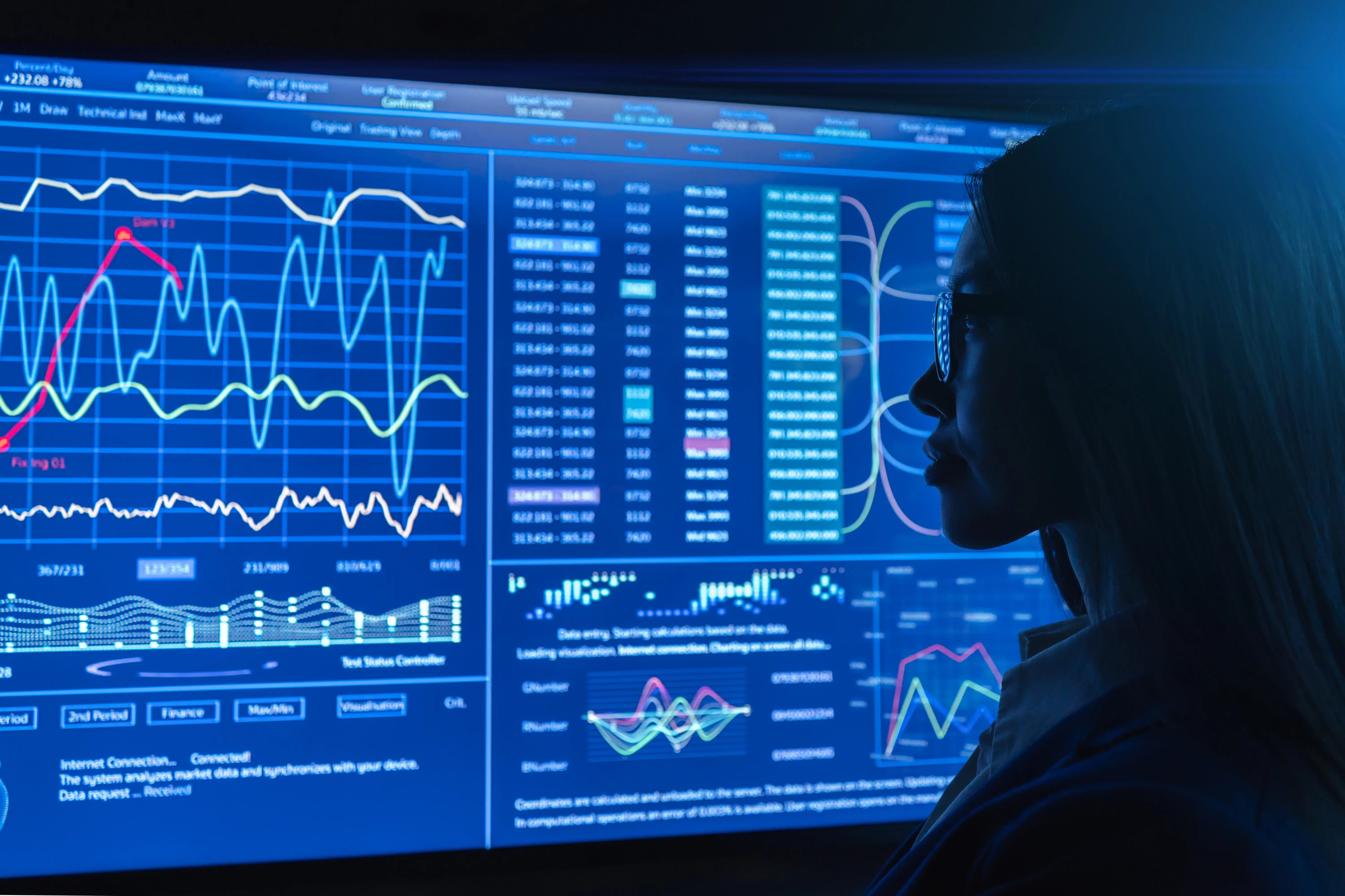 the-businesswoman-works-with-blue-screen-2026-03-16-00-38-35-utc