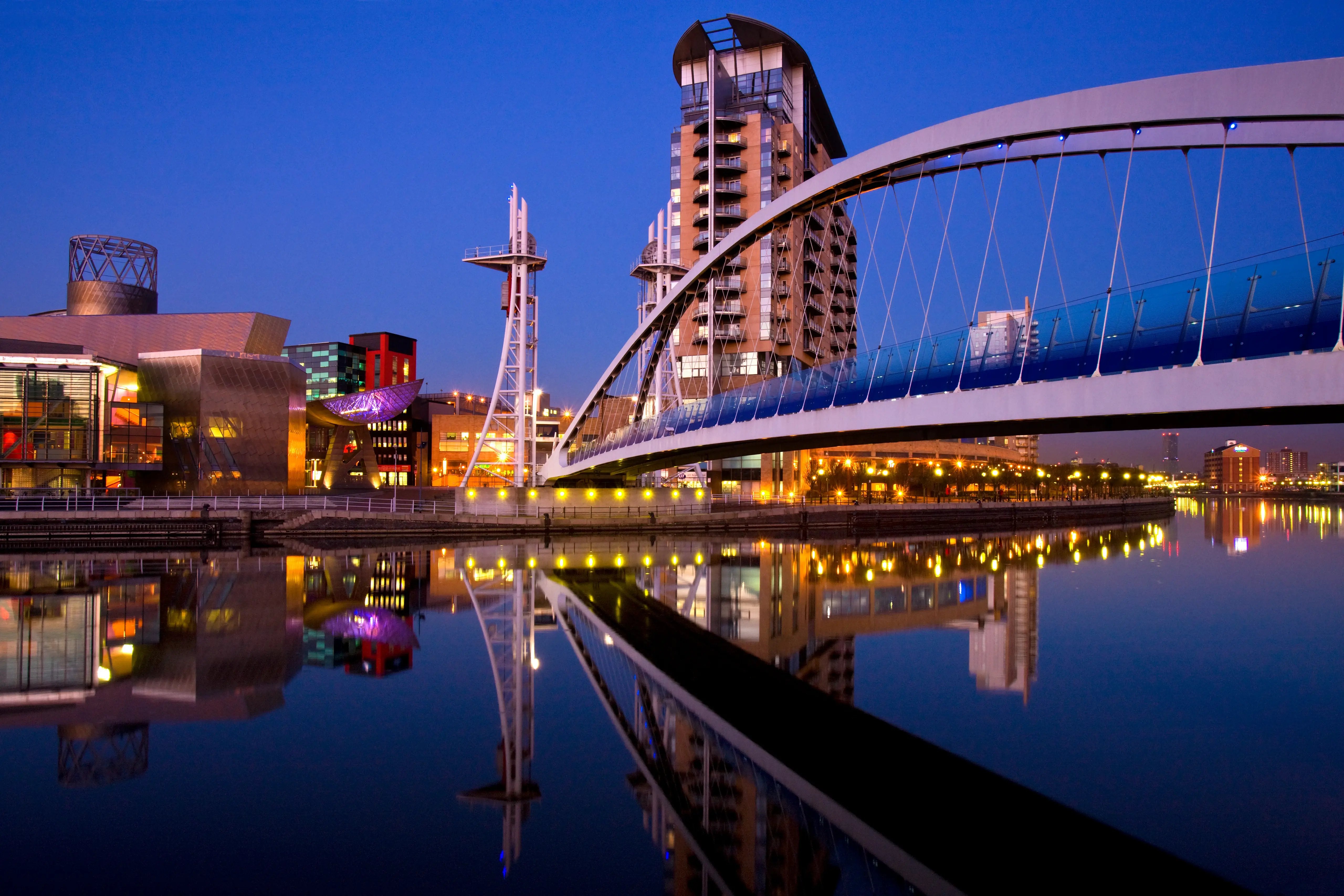 millennium-bridge-and-lowery-center-manchester-i-2026-03-24-03-33-21-utc