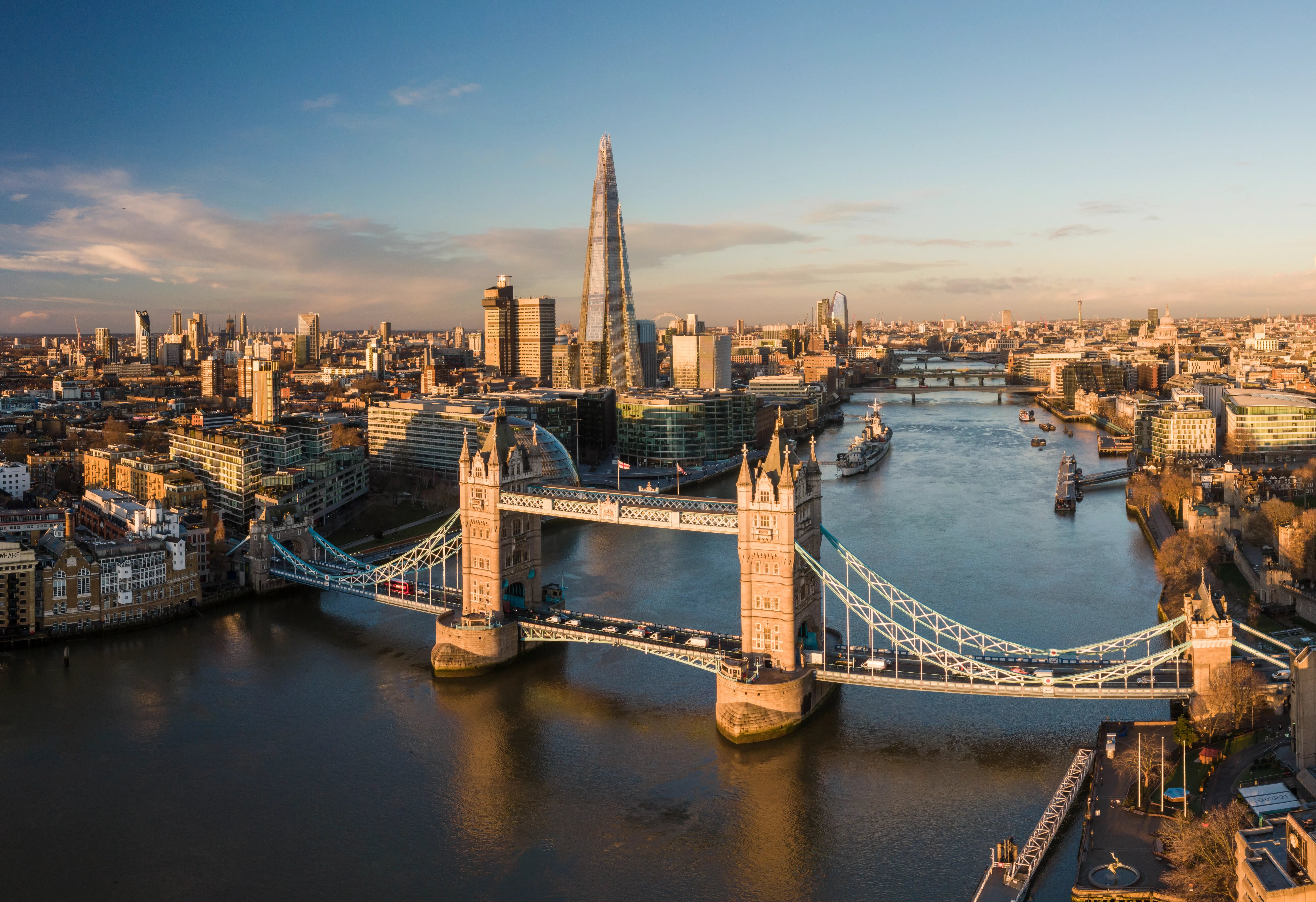 uk-london-aerial-view-of-tower-bridge-over-river-2026-03-25-02-46-14-utc